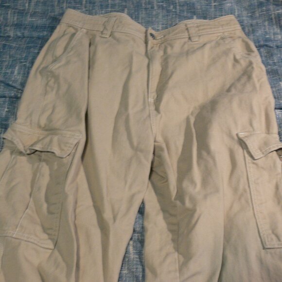 LIKE NEW HEAVY  CARGO PANTS 32 X 34 - Picture 2 of 4